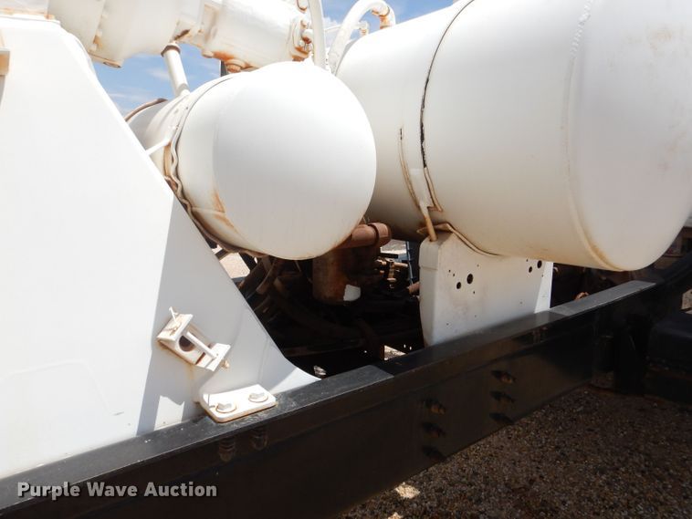 image for item DJ8985 2002 Sterling L9500  ready mix truck