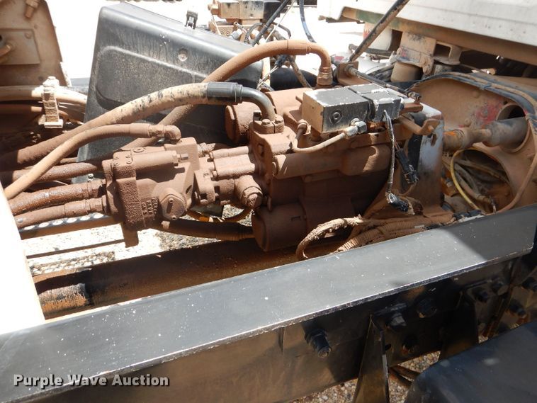 image for item DJ8985 2002 Sterling L9500  ready mix truck