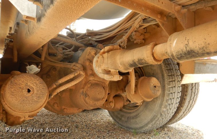 image for item DJ8985 2002 Sterling L9500  ready mix truck