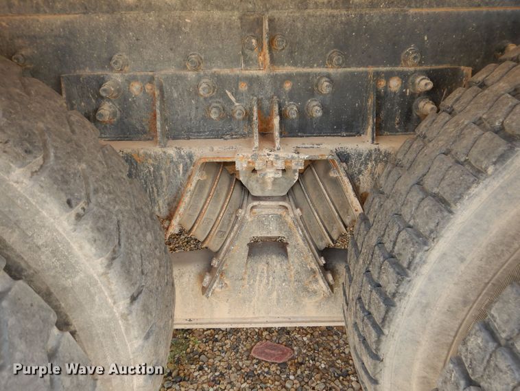 image for item DJ8985 2002 Sterling L9500  ready mix truck