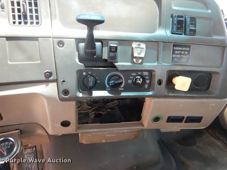 image for item DJ8985 2002 Sterling L9500  ready mix truck