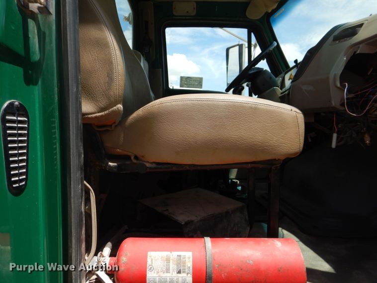 image for item DJ8985 2002 Sterling L9500  ready mix truck