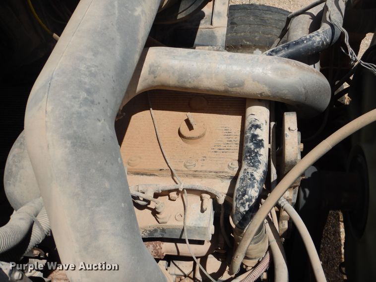 image for item DJ8985 2002 Sterling L9500  ready mix truck