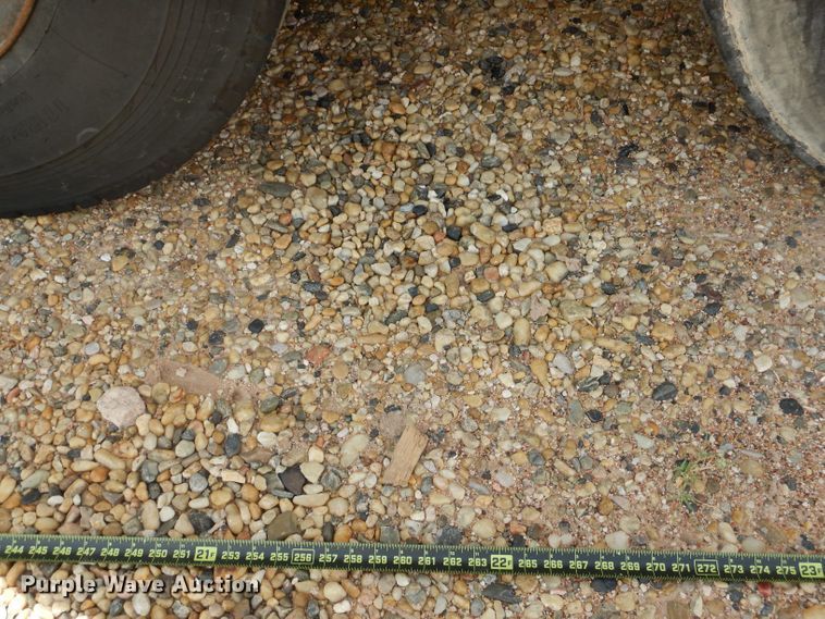 image for item DJ8985 2002 Sterling L9500  ready mix truck