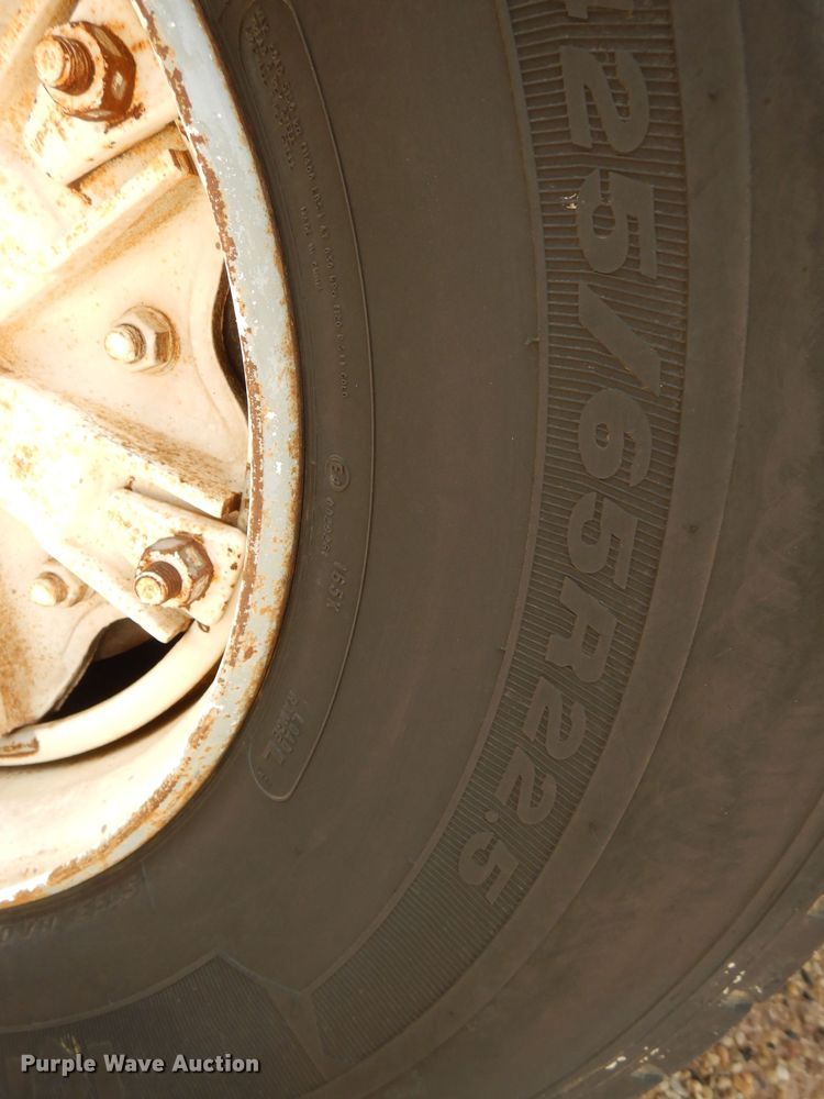 image for item DJ8985 2002 Sterling L9500  ready mix truck