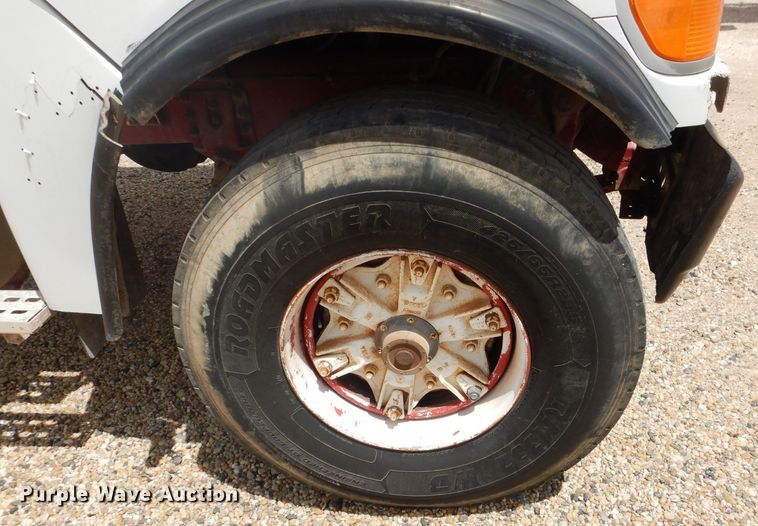 image for item DJ8985 2002 Sterling L9500  ready mix truck