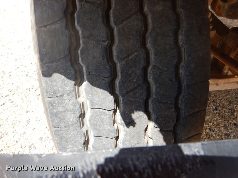 image for item DJ8985 2002 Sterling L9500  ready mix truck