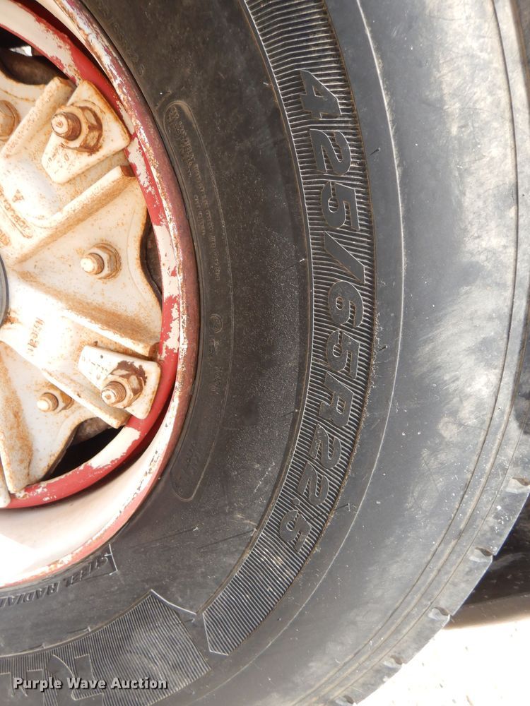 image for item DJ8985 2002 Sterling L9500  ready mix truck