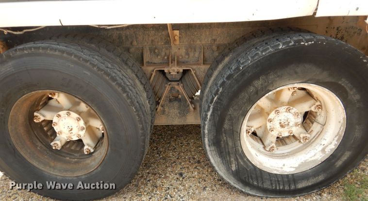 image for item DJ8985 2002 Sterling L9500  ready mix truck