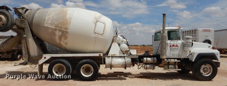 image for item DJ8986 1999 Mack RD690S  ready mix truck