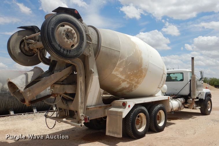 image for item DJ8986 1999 Mack RD690S  ready mix truck