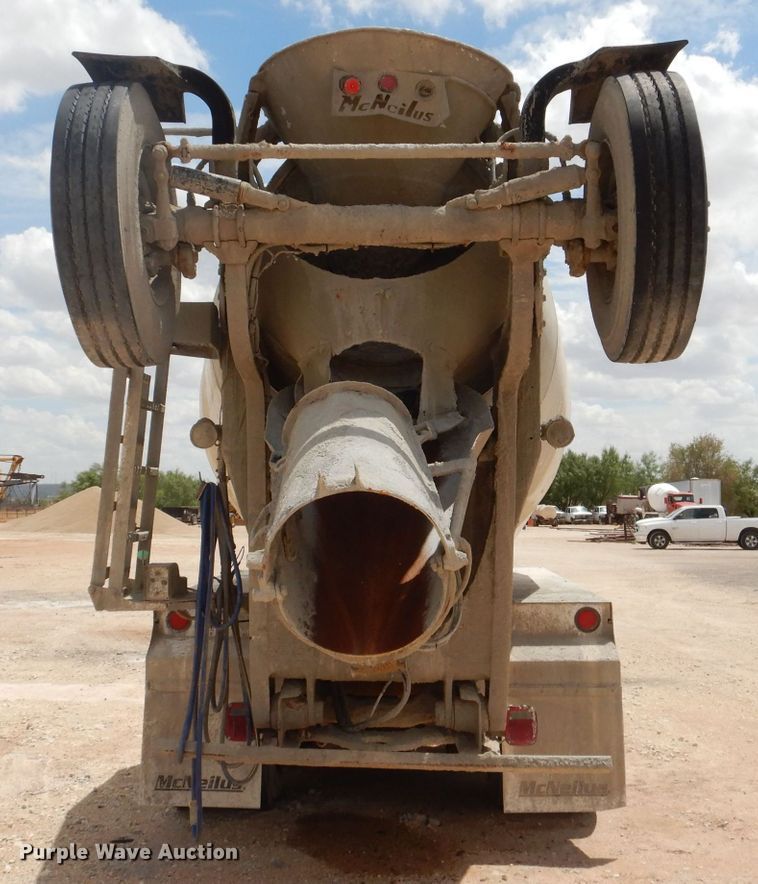 image for item DJ8986 1999 Mack RD690S  ready mix truck