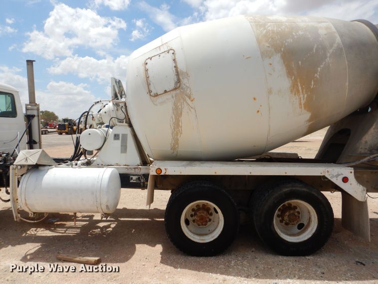 image for item DJ8986 1999 Mack RD690S  ready mix truck