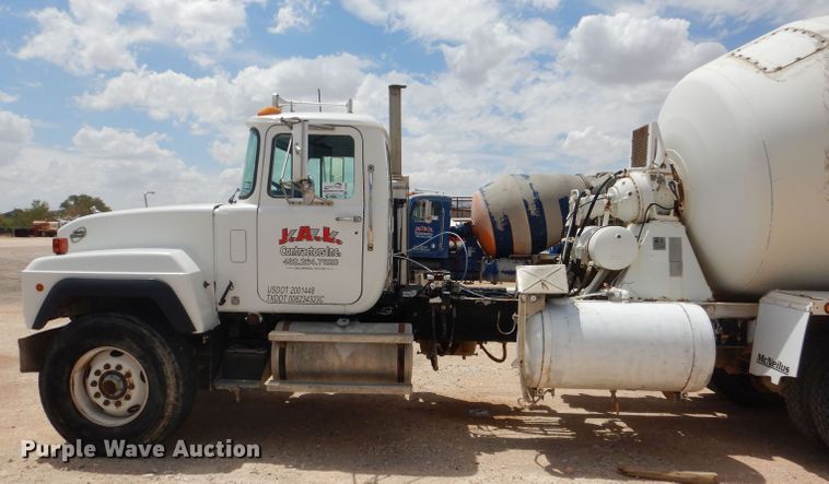 image for item DJ8986 1999 Mack RD690S  ready mix truck