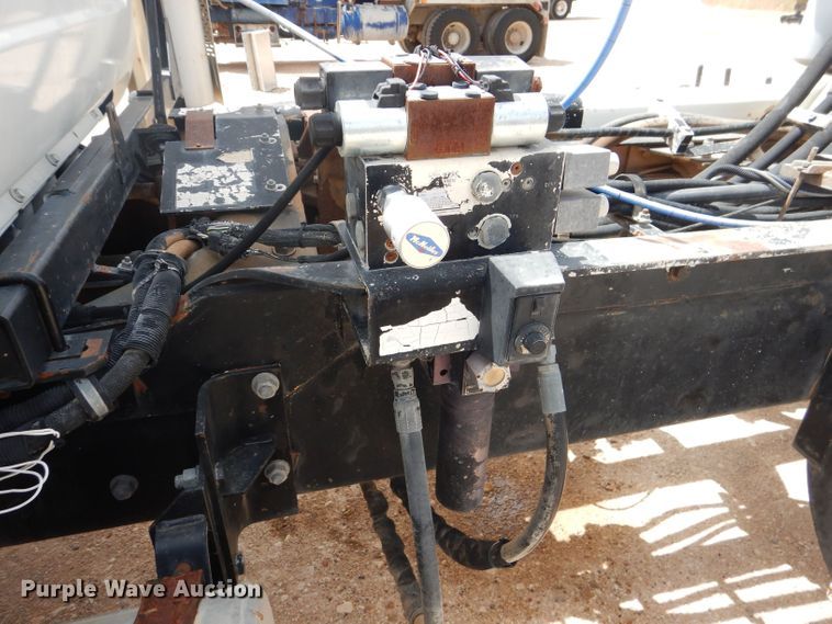 image for item DJ8986 1999 Mack RD690S  ready mix truck