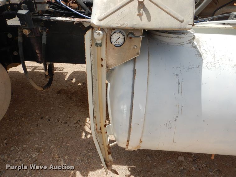 image for item DJ8986 1999 Mack RD690S  ready mix truck