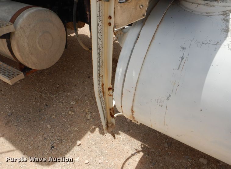 image for item DJ8986 1999 Mack RD690S  ready mix truck