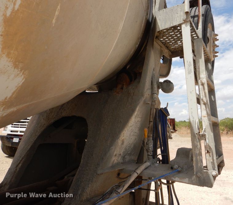 image for item DJ8986 1999 Mack RD690S  ready mix truck