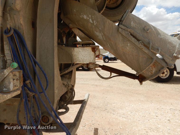 image for item DJ8986 1999 Mack RD690S  ready mix truck