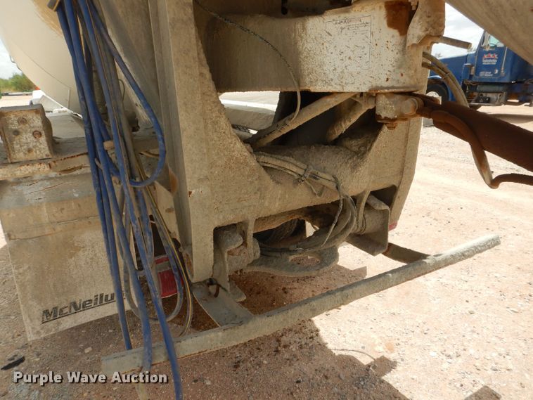 image for item DJ8986 1999 Mack RD690S  ready mix truck