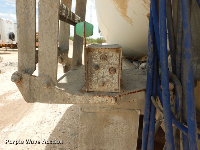 image for item DJ8986 1999 Mack RD690S  ready mix truck