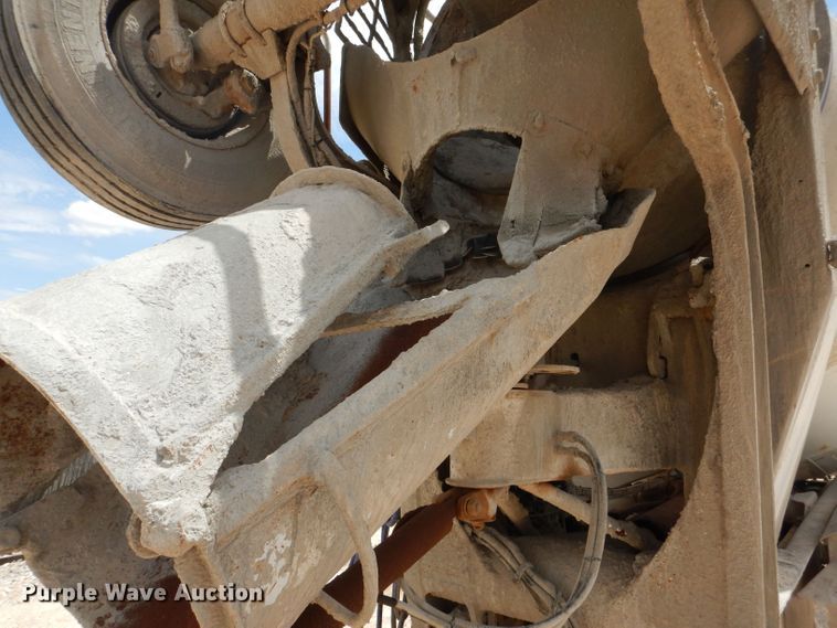 image for item DJ8986 1999 Mack RD690S  ready mix truck