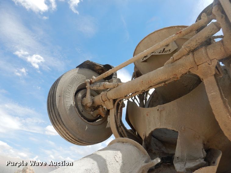 image for item DJ8986 1999 Mack RD690S  ready mix truck