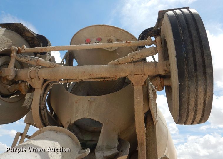 image for item DJ8986 1999 Mack RD690S  ready mix truck