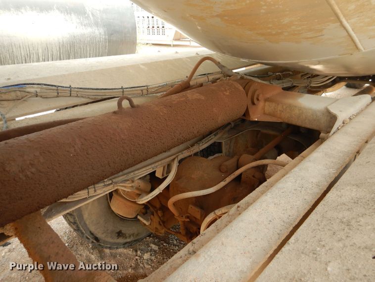 image for item DJ8986 1999 Mack RD690S  ready mix truck