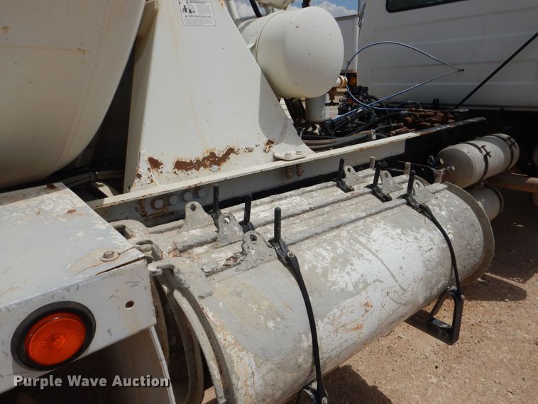 image for item DJ8986 1999 Mack RD690S  ready mix truck