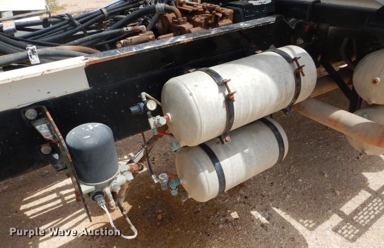 image for item DJ8986 1999 Mack RD690S  ready mix truck