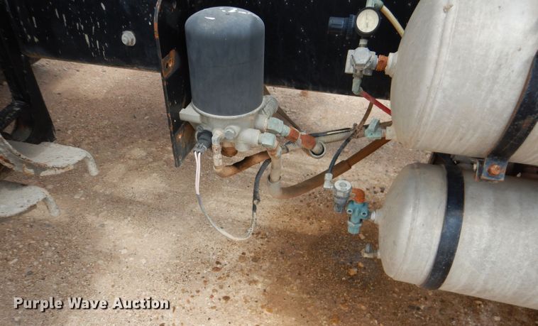 image for item DJ8986 1999 Mack RD690S  ready mix truck