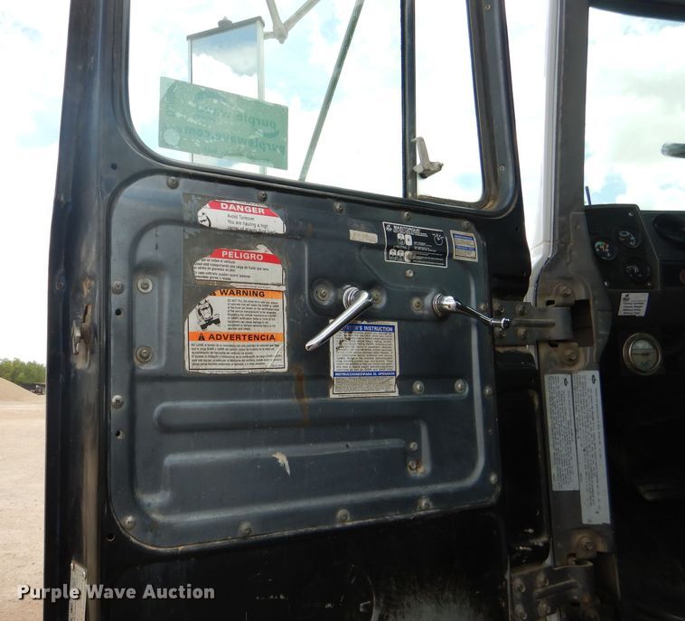 image for item DJ8986 1999 Mack RD690S  ready mix truck