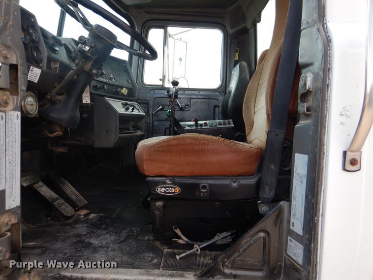 image for item DJ8986 1999 Mack RD690S  ready mix truck