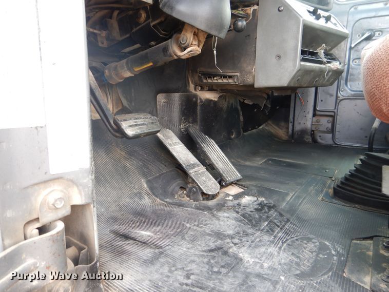 image for item DJ8986 1999 Mack RD690S  ready mix truck