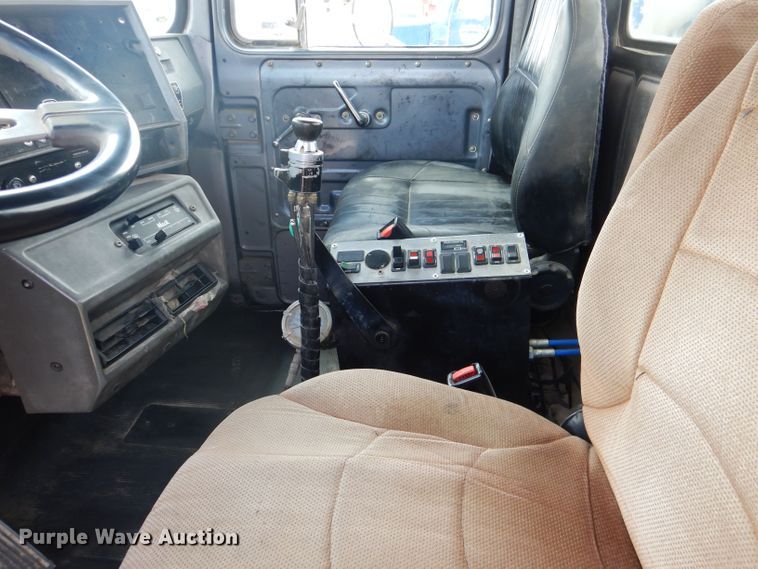 image for item DJ8986 1999 Mack RD690S  ready mix truck