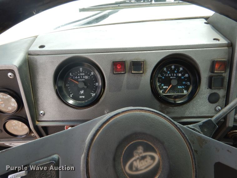 image for item DJ8986 1999 Mack RD690S  ready mix truck