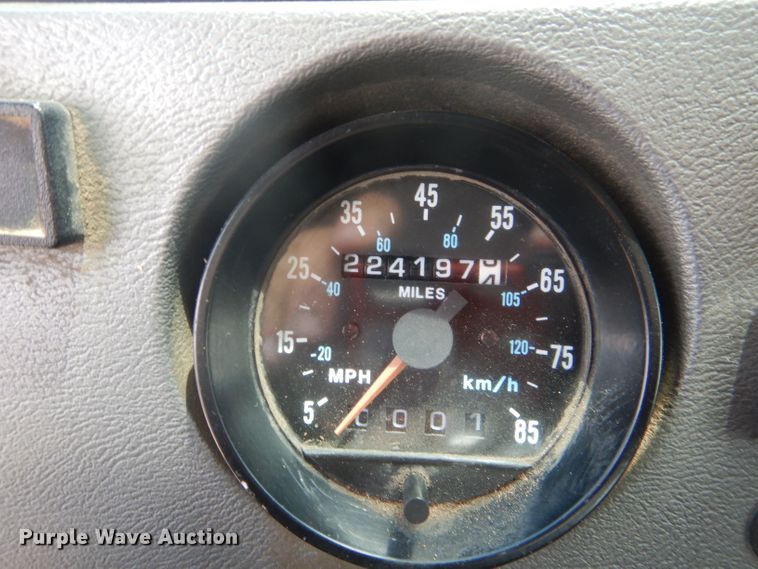 image for item DJ8986 1999 Mack RD690S  ready mix truck