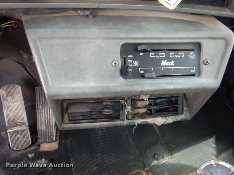 image for item DJ8986 1999 Mack RD690S  ready mix truck