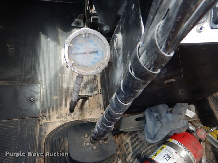 image for item DJ8986 1999 Mack RD690S  ready mix truck