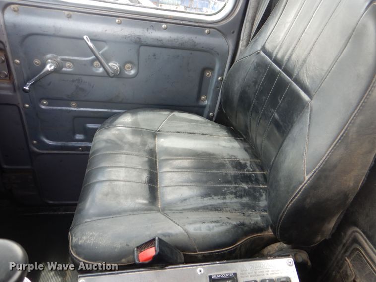 image for item DJ8986 1999 Mack RD690S  ready mix truck