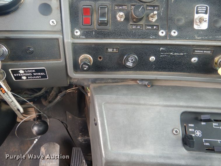 image for item DJ8986 1999 Mack RD690S  ready mix truck