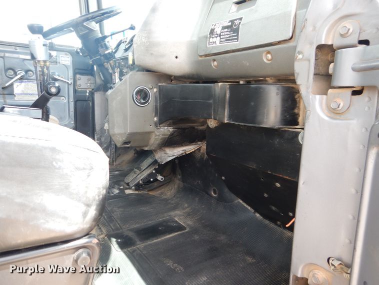 image for item DJ8986 1999 Mack RD690S  ready mix truck