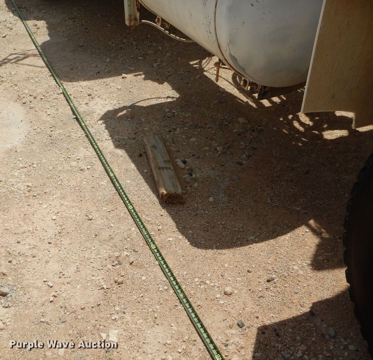 image for item DJ8986 1999 Mack RD690S  ready mix truck