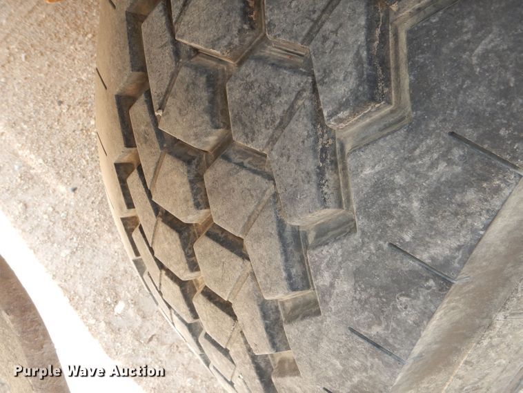 image for item DJ8986 1999 Mack RD690S  ready mix truck