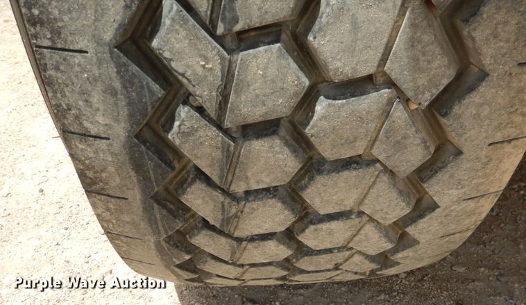 image for item DJ8986 1999 Mack RD690S  ready mix truck