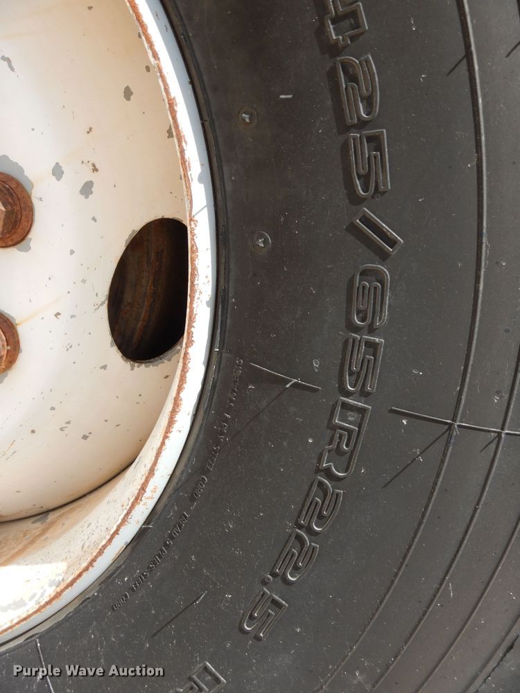 image for item DJ8986 1999 Mack RD690S  ready mix truck