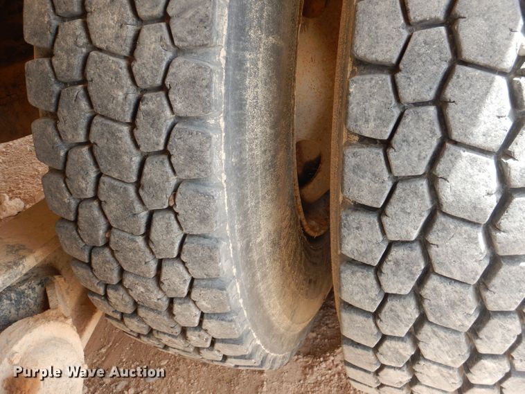 image for item DJ8986 1999 Mack RD690S  ready mix truck