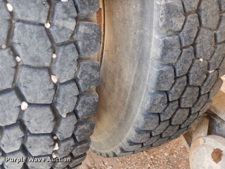 image for item DJ8986 1999 Mack RD690S  ready mix truck