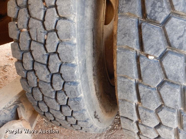 image for item DJ8986 1999 Mack RD690S  ready mix truck